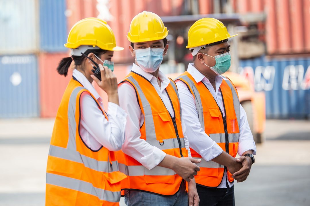 group-of-construction-worker-wearing-protective-mask